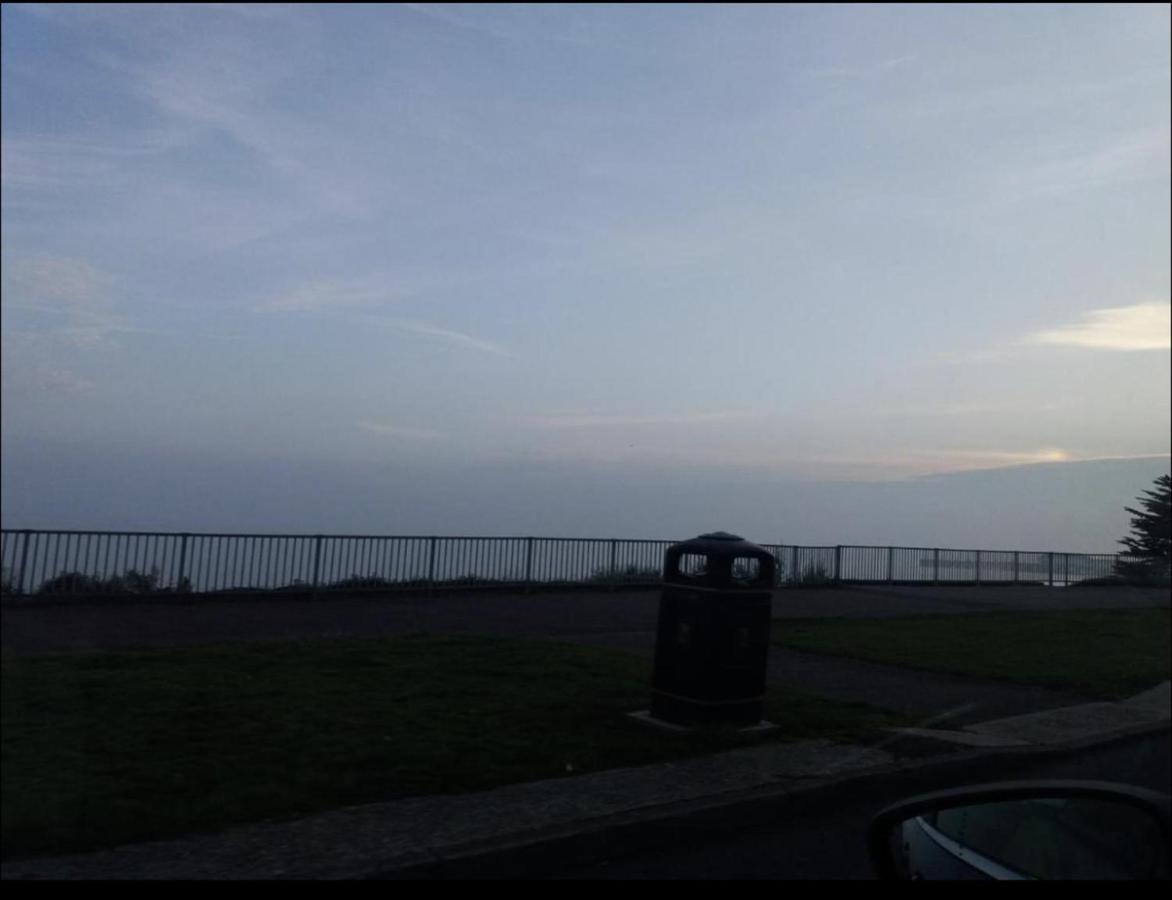 Stunning 3-Bed Caravan In Clacton-On-Sea Exterior foto
