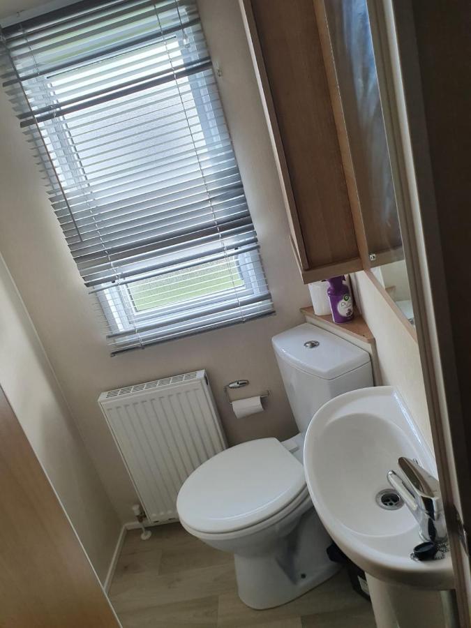 Stunning 3-Bed Caravan In Clacton-On-Sea Exterior foto
